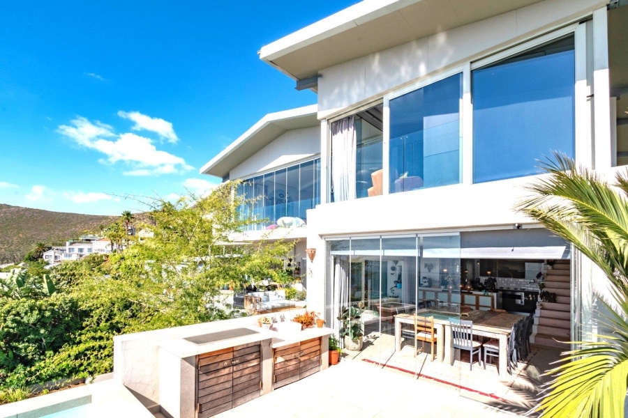 3 Bedroom Property for Sale in Fresnaye Western Cape
